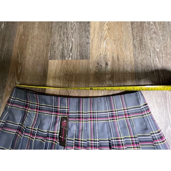 No Boundaries Pleated Skirt Women XXXL 21 Gray Plaid New Mini Schoolgirl Punk - Picture 2 of 5